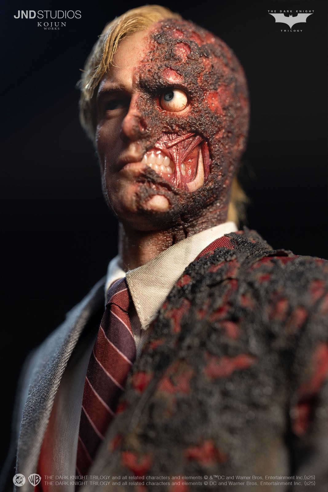 Two-Face of The Dark Knight Trilogy (Type A) – TRZCollectibles